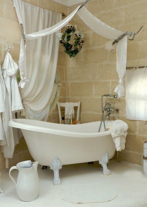 fabric-canopies-could-be-used-in-bathrooms-too-5530155