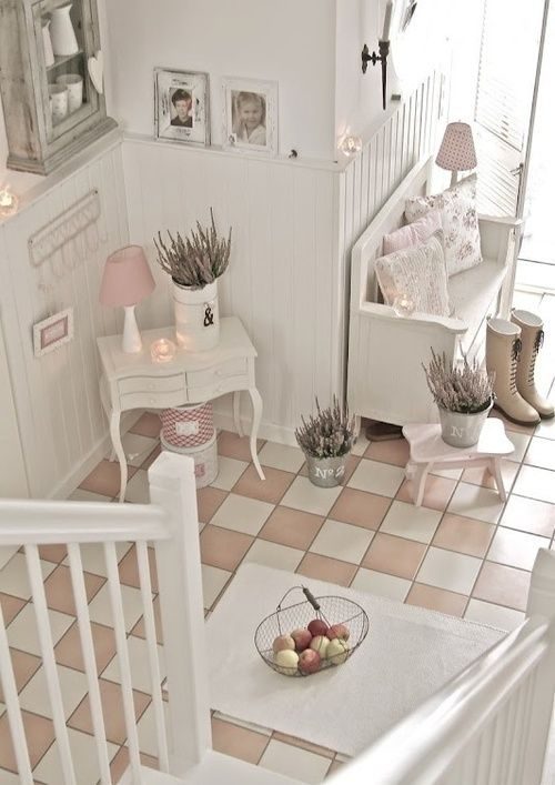 old-furntiure-can-easily-make-a-hallway-look-shabby-chic-8491587