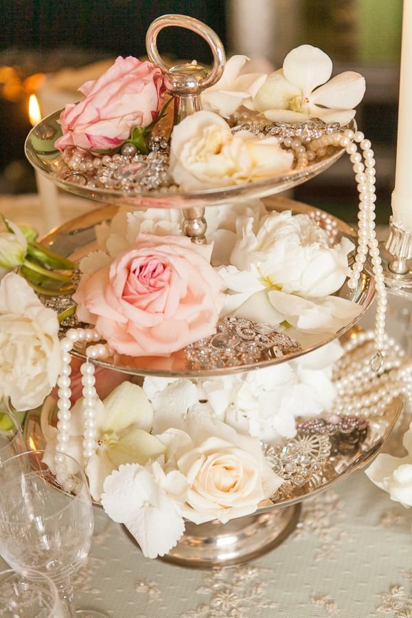 elegante y bonito centro de mesa floral para bodas